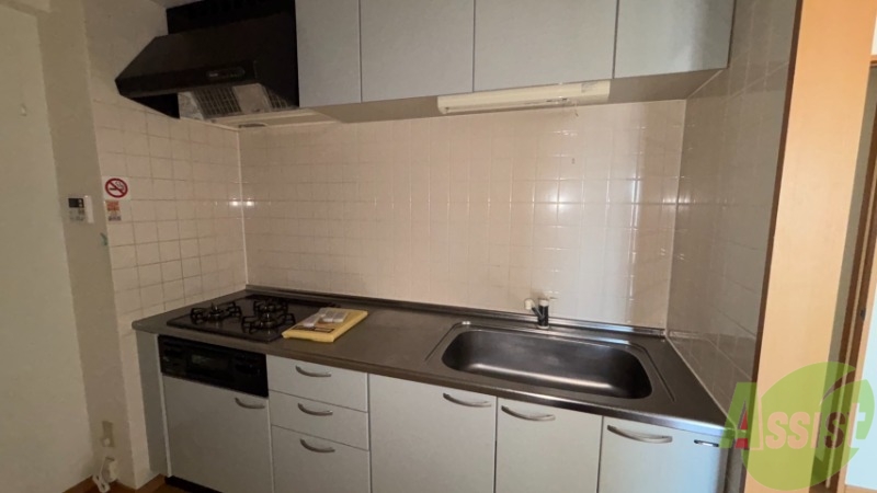 キッチン　ガスコンロが設置されています。すぐに使えますね。