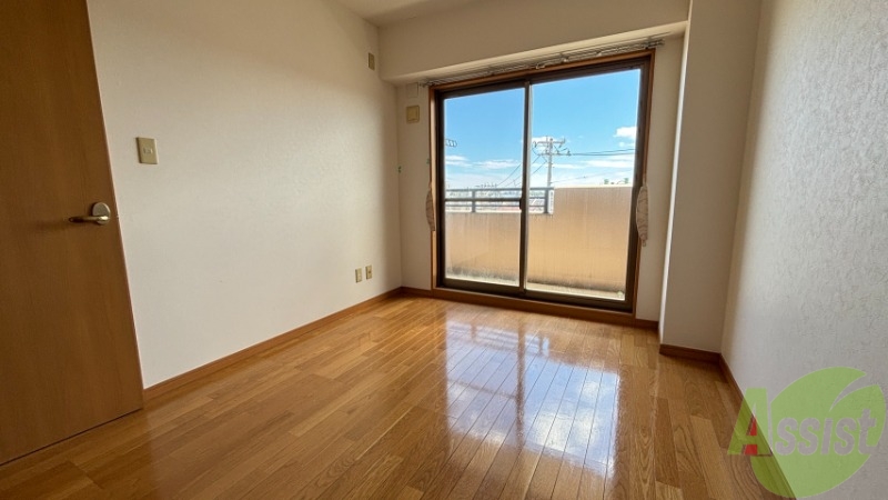 その他部屋・スペース　寝室になりそうな洋室です。広くて使いやすそうですね。