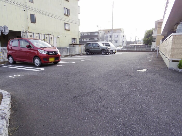 駐車場　駐車場