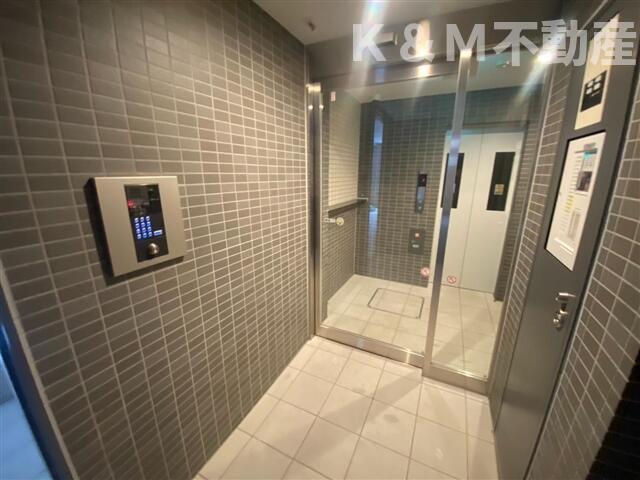 エントランス　建物の内部です