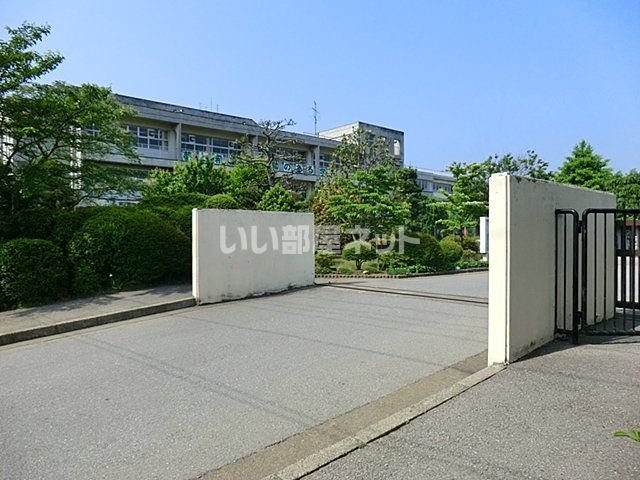 中学校　成田市立吾妻中学校（中学校）まで1089m