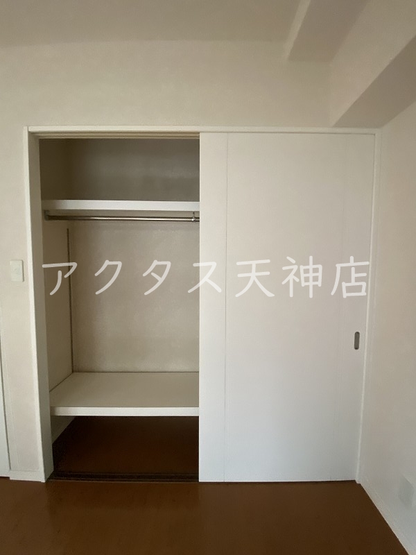 収納　奥行きがかなりあります。