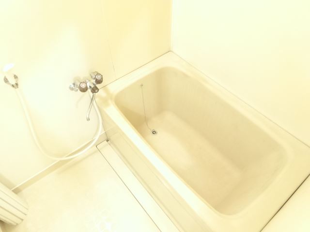 バス・シャワールーム　清潔なバスルーム