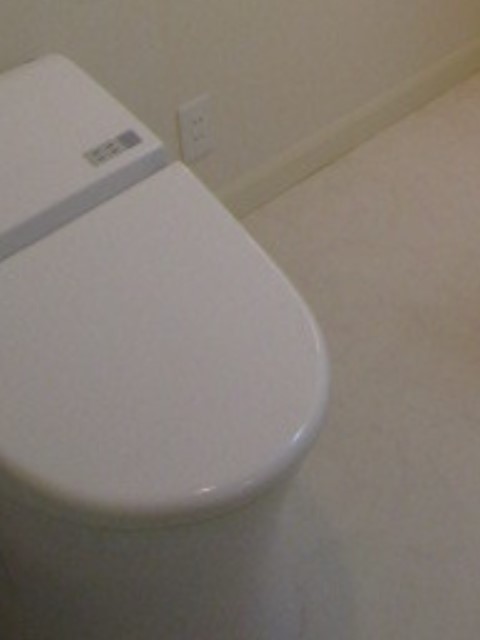 トイレ　温水洗浄便座