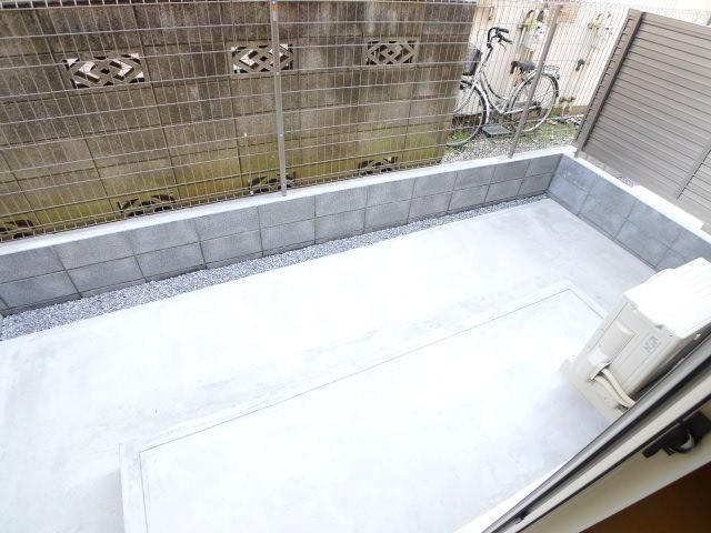 バルコニー　テラス