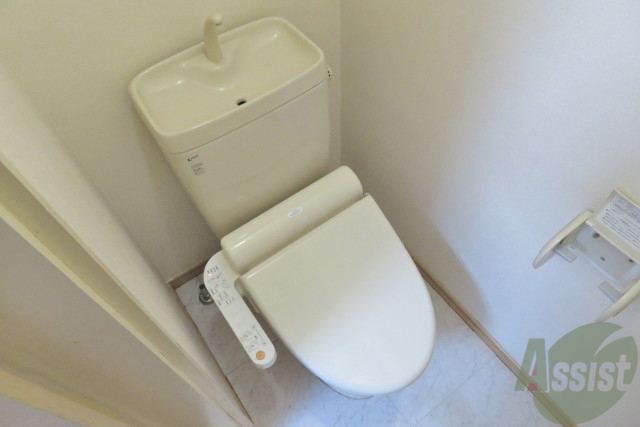 トイレ　トイレは温水洗浄は外せません。程よい広さで落ち着きます。