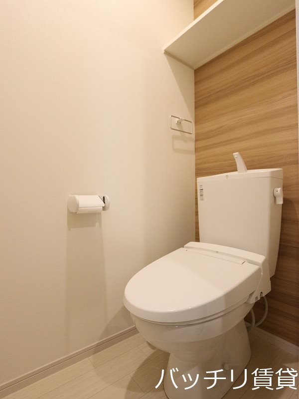 トイレ　写真は同シリーズタイプの為、現状優先になります。
