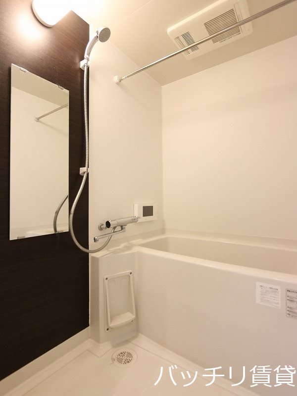 バス・シャワールーム　写真は同シリーズタイプの為、現状優先になります。