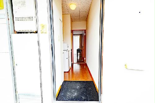 玄関　設備・仕様は号室により異なる為、現況を優先致します。