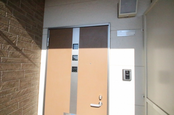 エントランス　※同物件別号室写真となります。