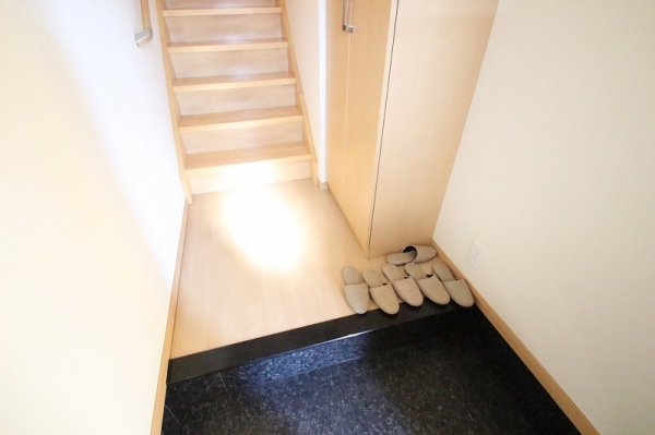 玄関　※同物件別号室写真となります。