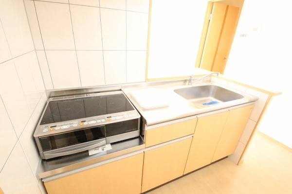 キッチン　※同物件別号室写真となります。