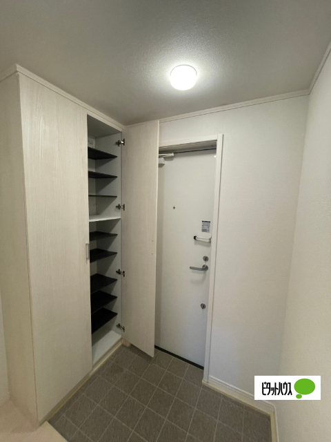 玄関　※２０２号室参照