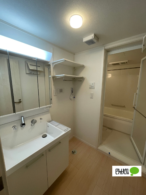 洗面設備　※２０２号室参照