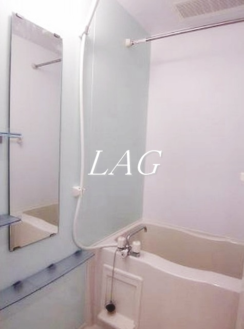 バス・シャワールーム　お風呂（同仕様）です。