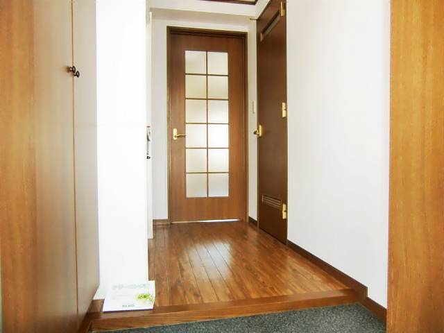 玄関　下駄箱のある玄関です