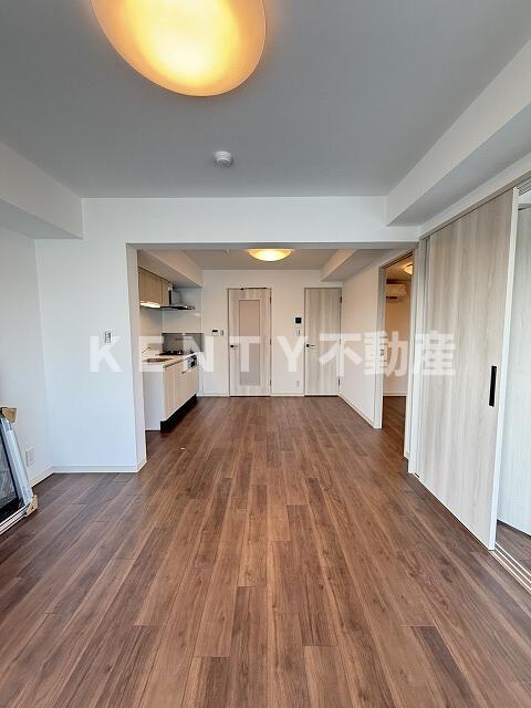 その他部屋・スペース　広くて明るい寝室