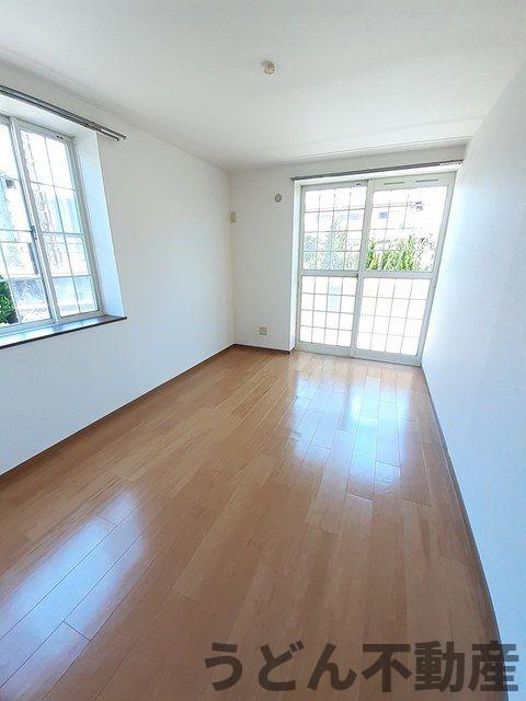 居室・リビング　うどん県のお部屋探しはうどん不動産へ うどんちゃんとLINE