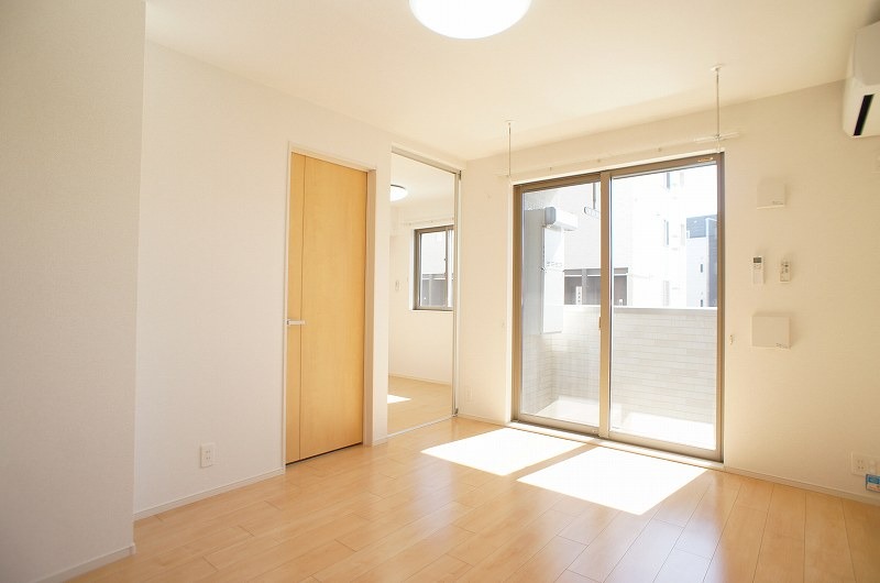 居室・リビング　図面と現状に相違がある場合には現状を優先