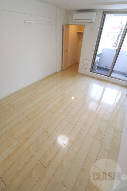 居室・リビング　８．７帖の洋室です