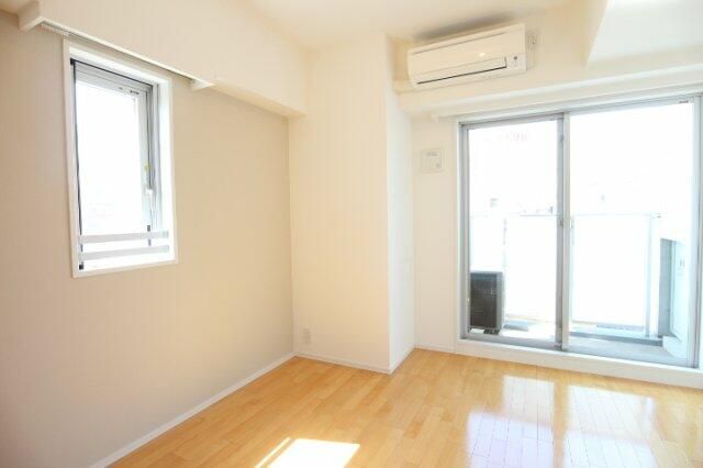 居室・リビング　写真は同タイプ住居です。