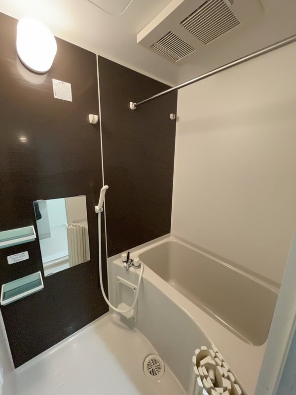 バス・シャワールーム　浴室乾燥機付き♪