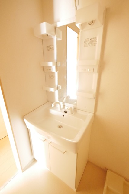 洗面設備　★人気の独立洗髪洗面化粧台で朝の準備にも便利ですね★