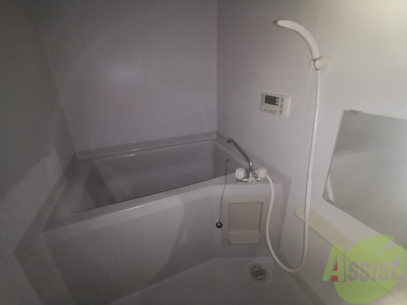 バス・シャワールーム　日々の疲れを癒すのに十分な広さがありますよ！