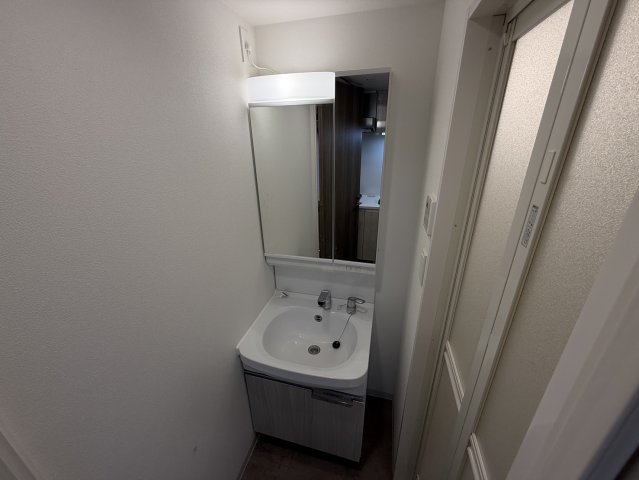 洗面設備　同物件別部屋写真