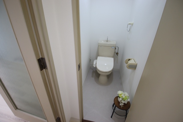 トイレ　※別室の参考写真の為、現況優先です。