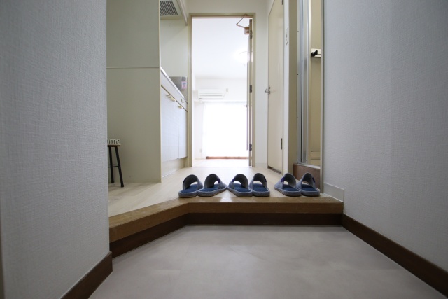 玄関　※別室の参考写真の為、現況優先です。