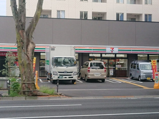 コンビニ　セブンイレブン世田谷給田3丁目店（コンビニ）まで129m