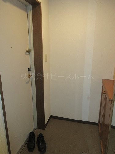 玄関　※別号室参考写真