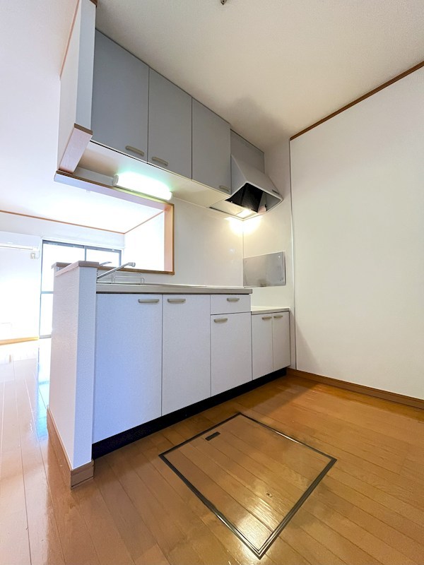 キッチン　コンパクトなキッチンで掃除もラクラク