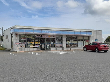 コンビニ　ローソン中津田尻店（コンビニ）まで334m