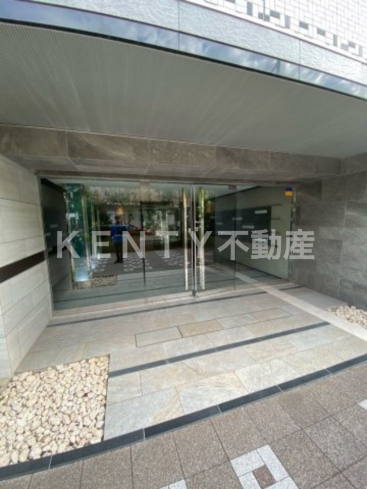 エントランス　ゆとりのあるエントランスです