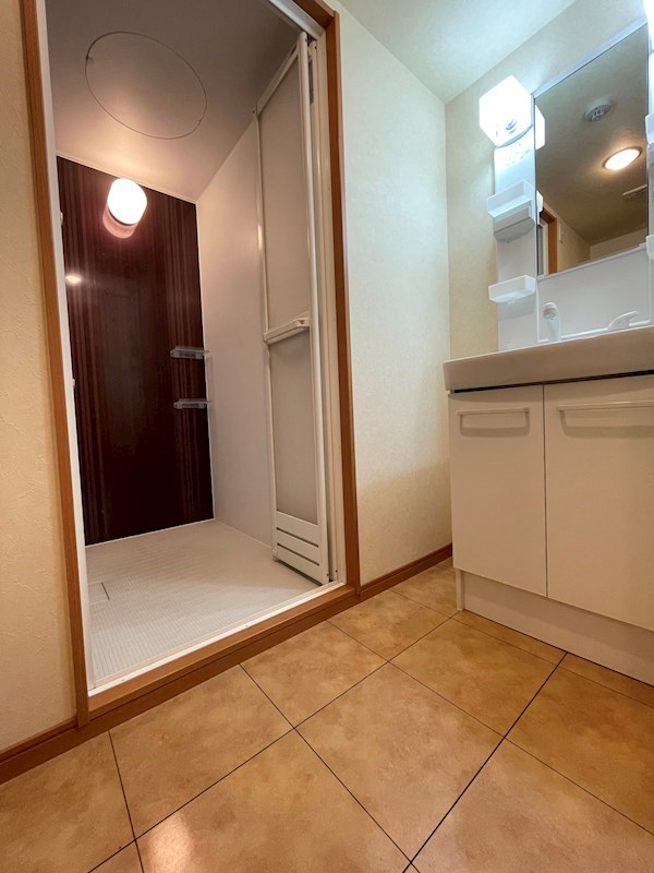 洗面設備　当物件の参考写真です。(同建物の部屋)