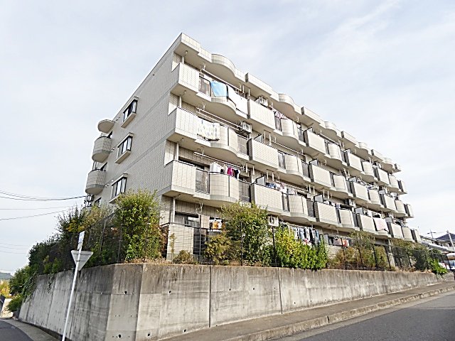 建物外観　オシャレなマンションタイプです♪