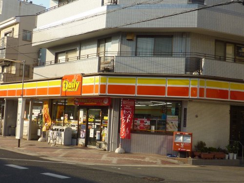 コンビニ　デイリーヤマザキ 苅田六丁目店（コンビニ）まで379m