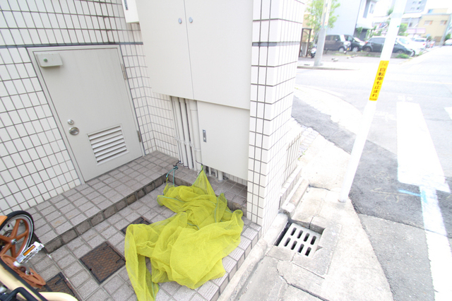 その他共有部分　外にゴミ捨て場あります