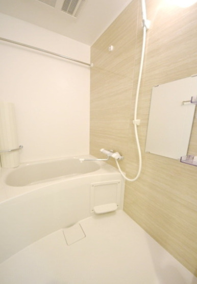 バス・シャワールーム　別部屋の画像を使用しております。