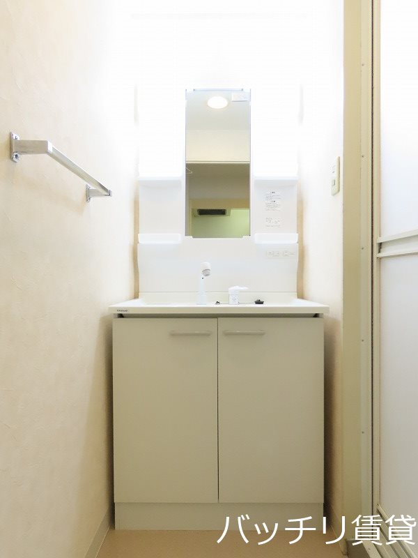 洗面設備　別号室写真のため、現況を優先いたします。