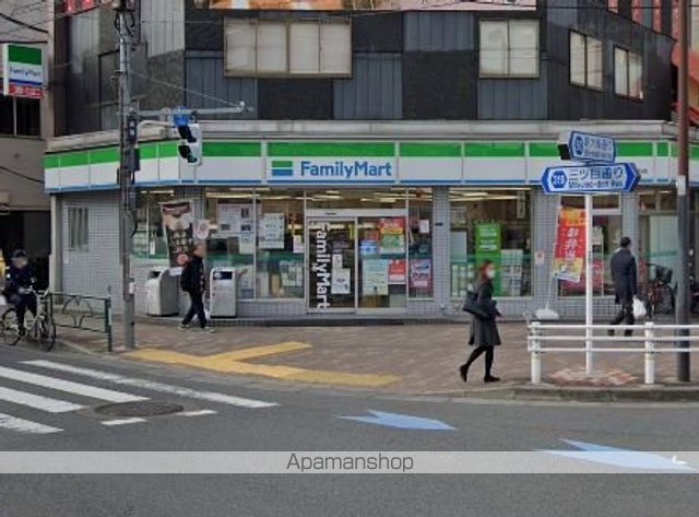 コンビニ　ファミリーマート（コンビニ）まで101m
