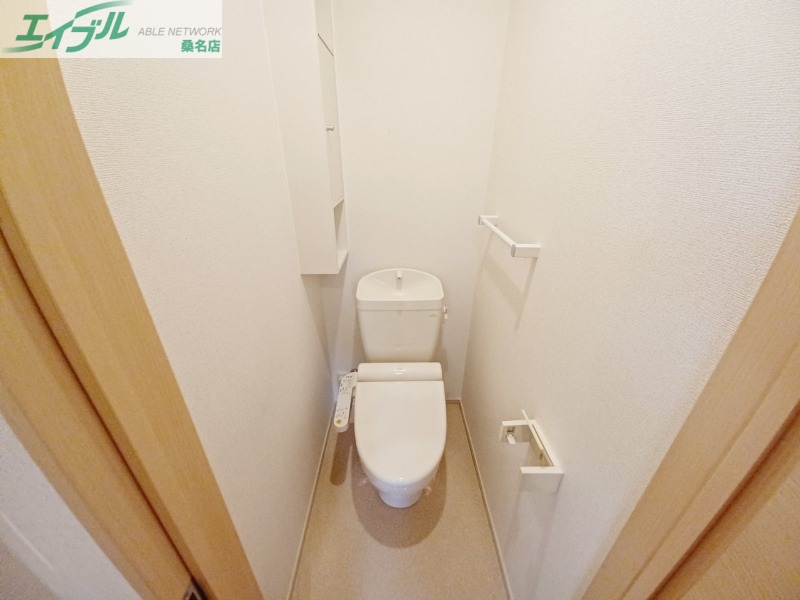 トイレ　同型反転タイプ画像