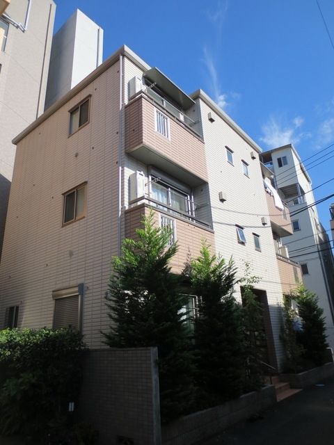 建物外観　★安心のTVモニター付きオートロック完備★