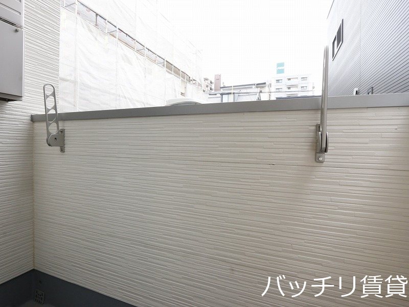 バルコニー　同型タイプの為、現状を優先いたします。