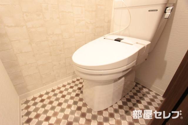 トイレ　清潔感のある色合いです