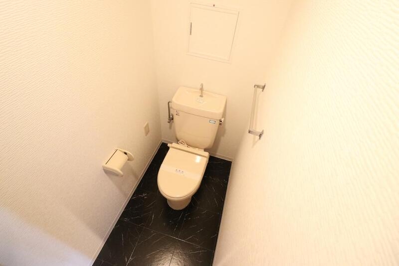 トイレ　写真で伝えきれないのが残念ですこのトイレかなり広いです