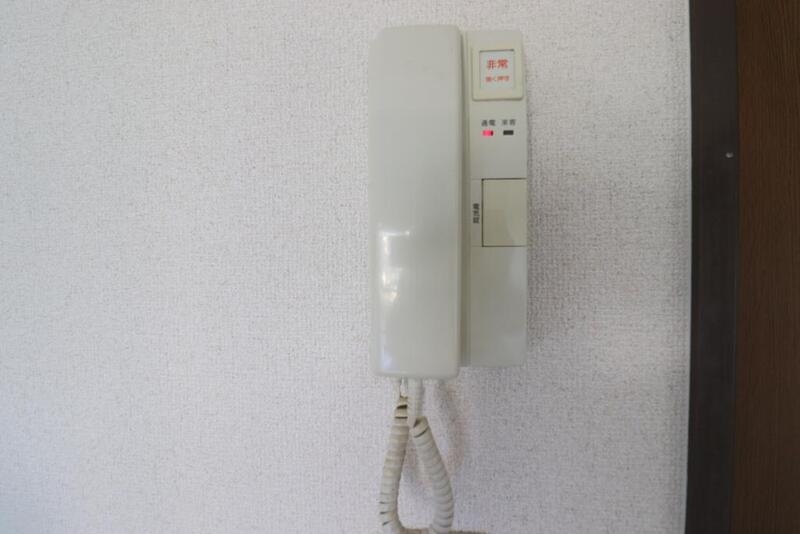 セキュリティ　来客はインターフォンで確認してからドアを開けてくださいね