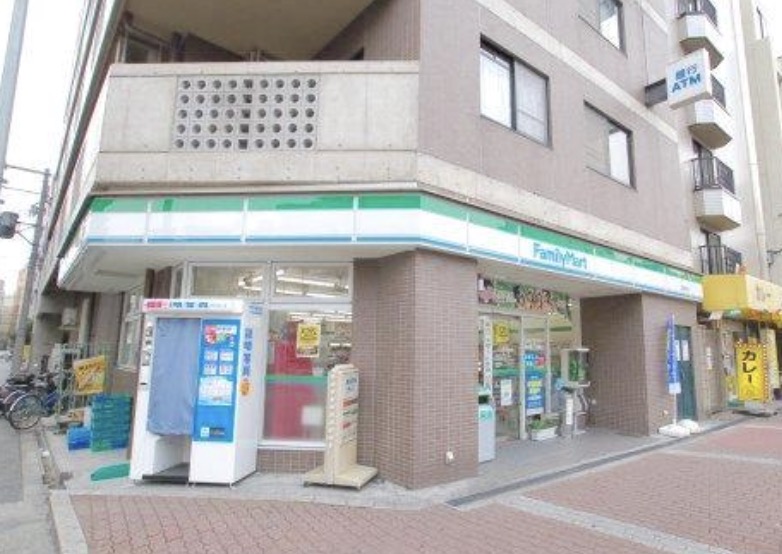 コンビニ　ファミリーマート大国町店（コンビニ）まで155m
